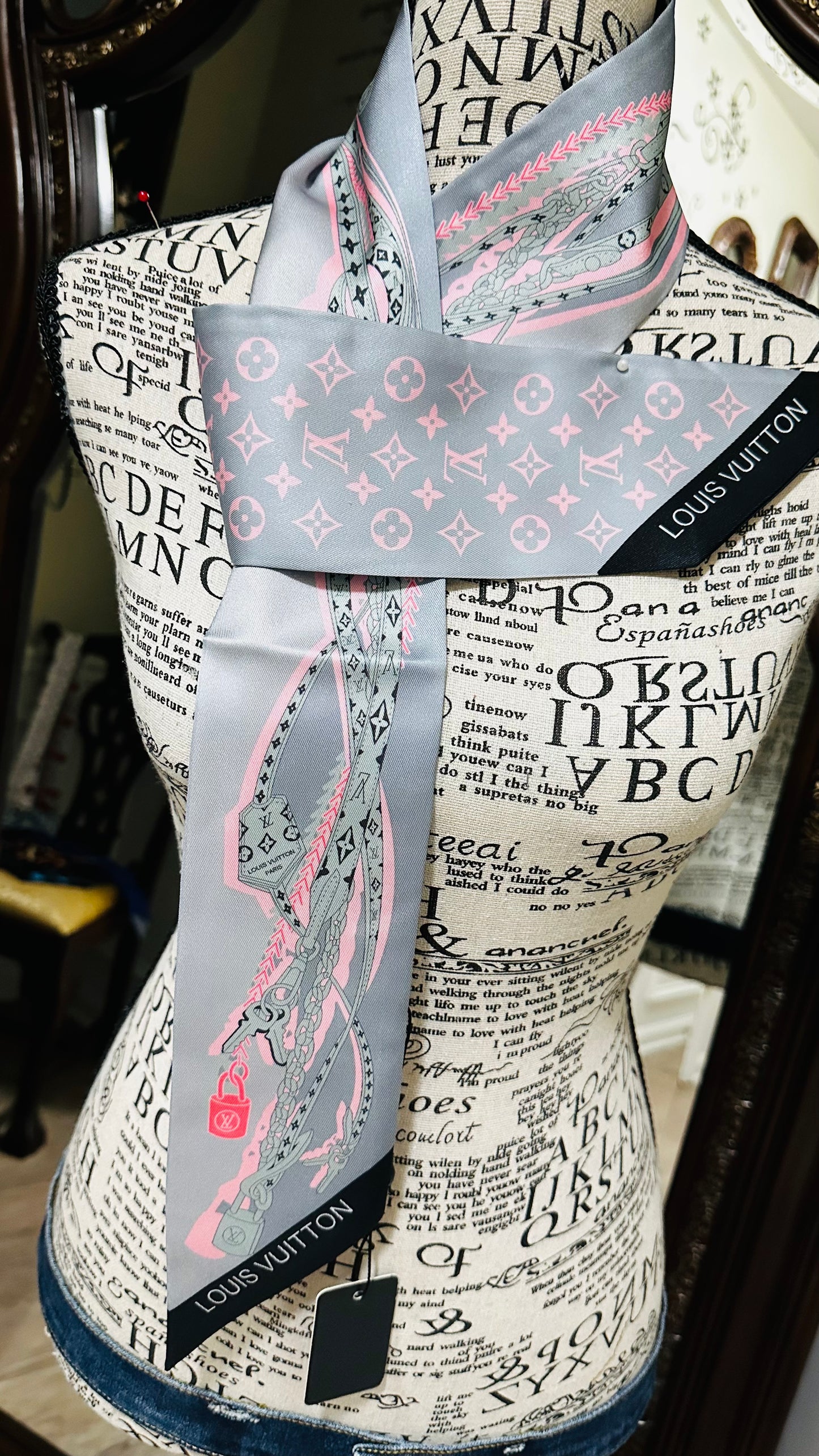 Gray Pink L’Vee Fashion Scarf