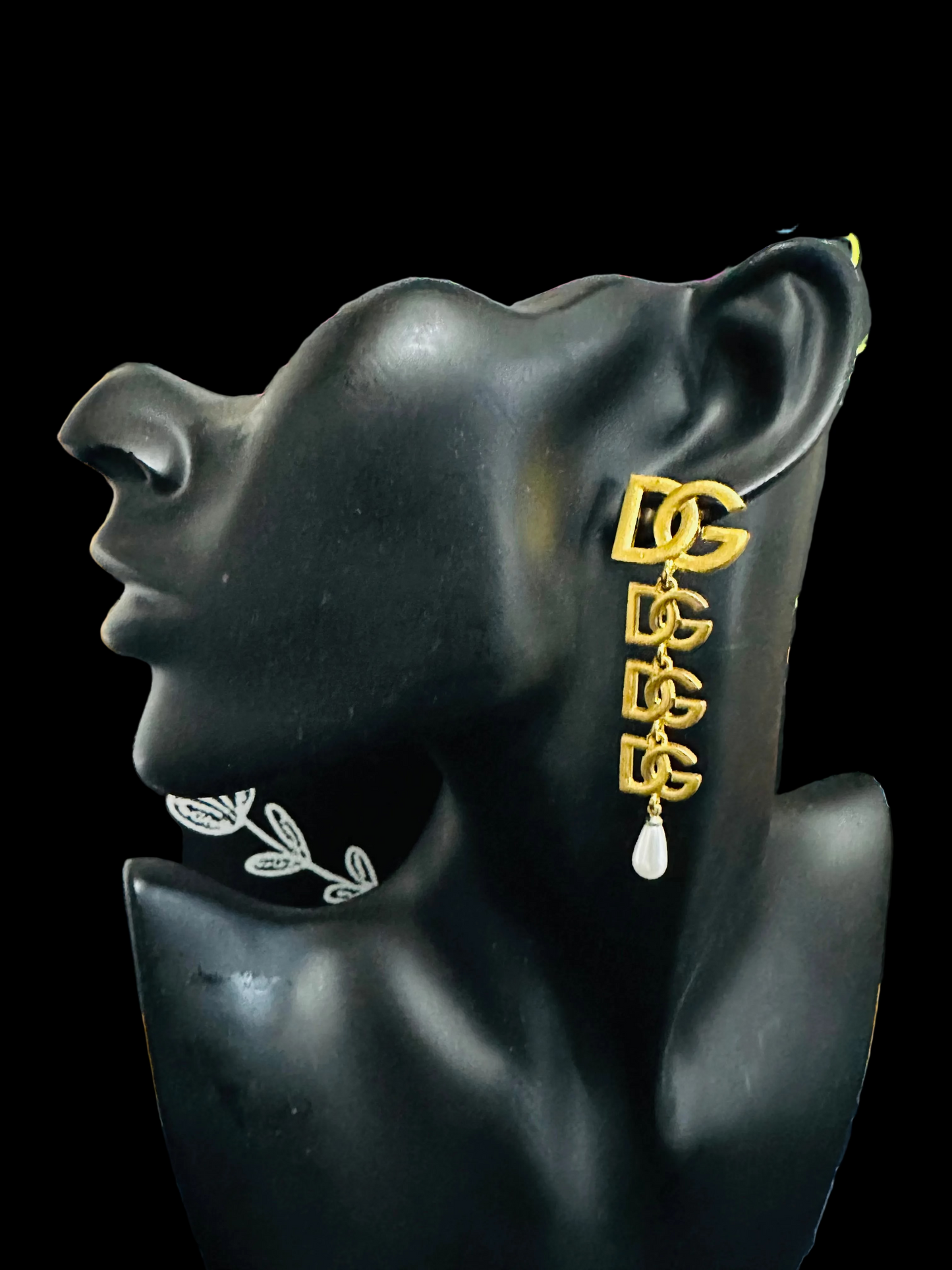 DeeGi Gold Tassel Drops with end Pearl