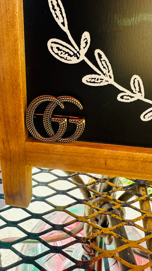 Gigi #3 Brooch Pin