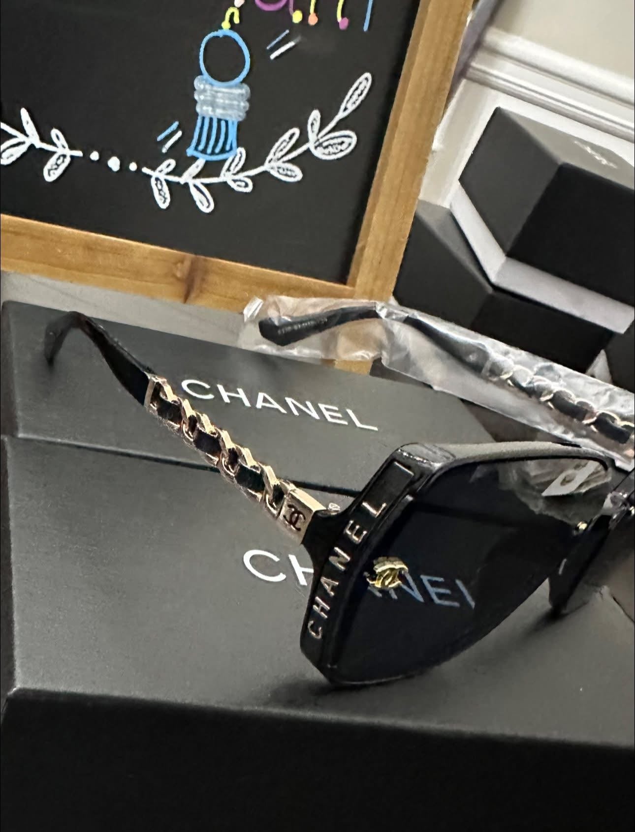 Ms. Diva Black Sunglasses