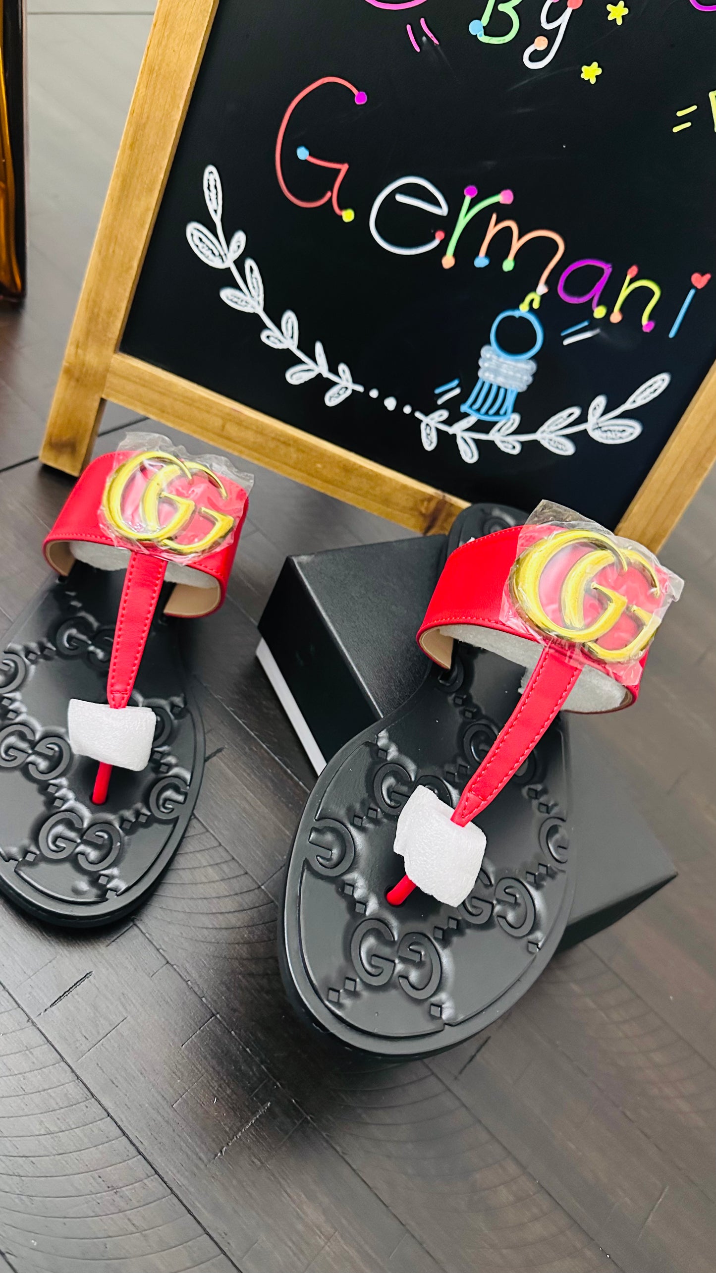 Ready Red Fashion Slippers (size 9)