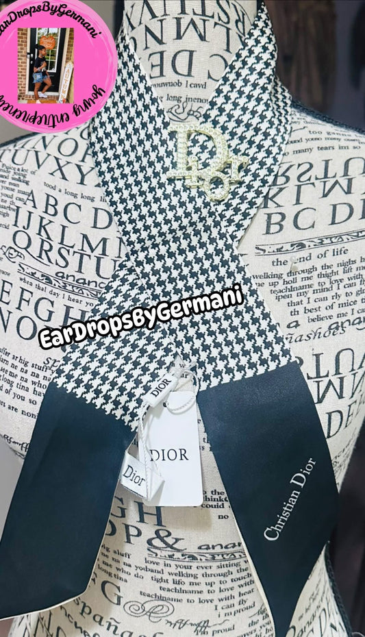 Checked Black and White Fashion Scarf with Brooch