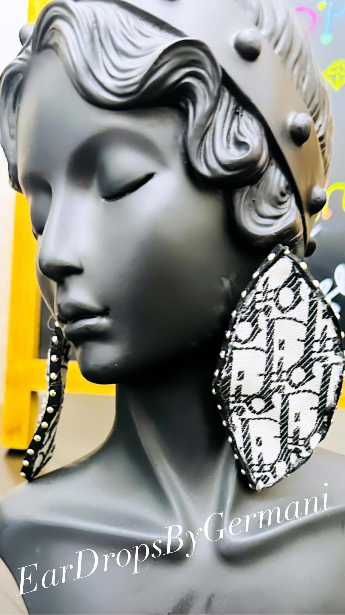 Large Leaf Shaped Diora Earings