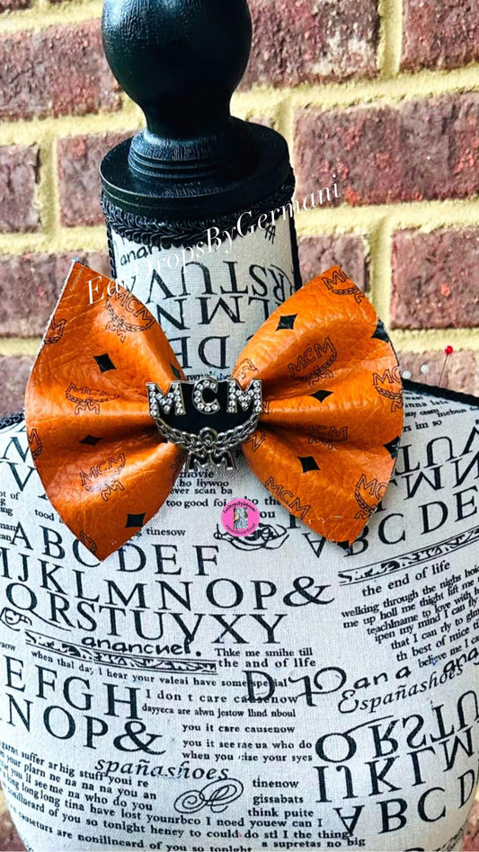 Oversized Caramel Bowtie With Large Brooch